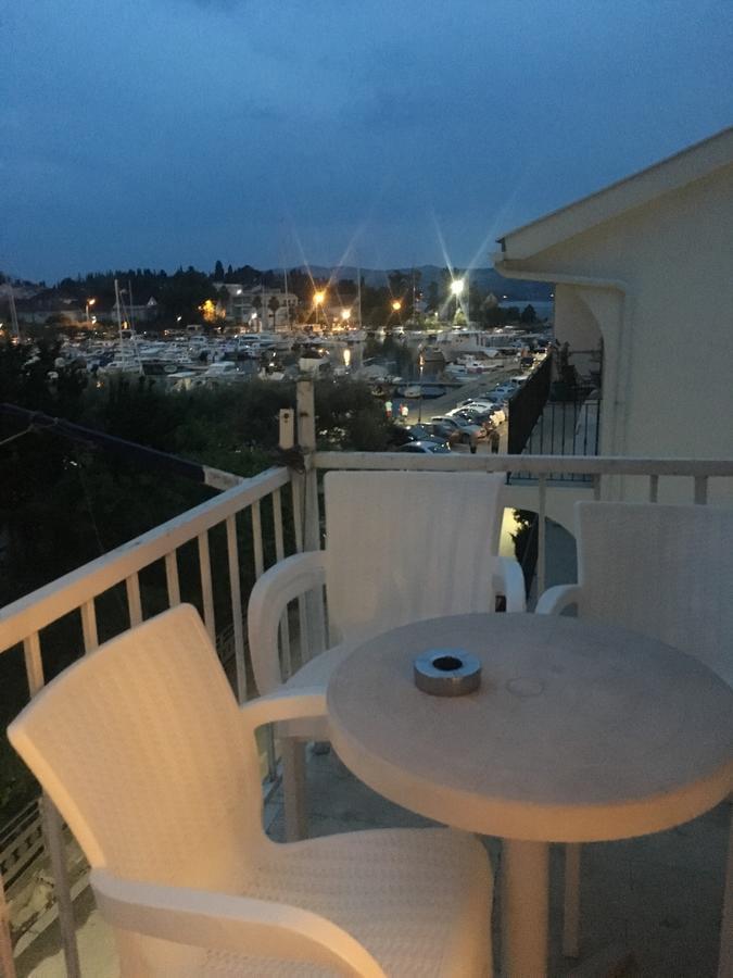 Pakovo Apartments Andrija Тиват Экстерьер фото